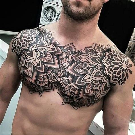 tatuajes de pecho hombre|Tatuajes de hombre en el pecho